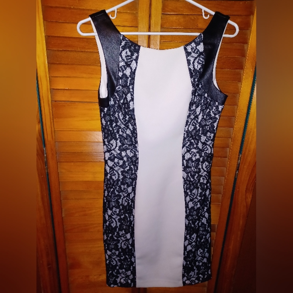 Nwot Guess Black and White Lace Mini Dress Size 4 Retail $179